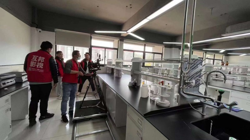 互邦影視攝為南京臣功制藥拍攝宣傳片